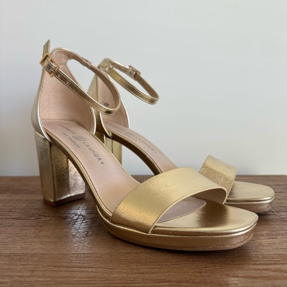 Chinese Laundry Shoes - Chinese Laundry- Women’s Teri New Metallic Heeled Sandal in Gold size 7.5